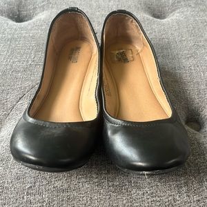 Woman’s Black Flats
